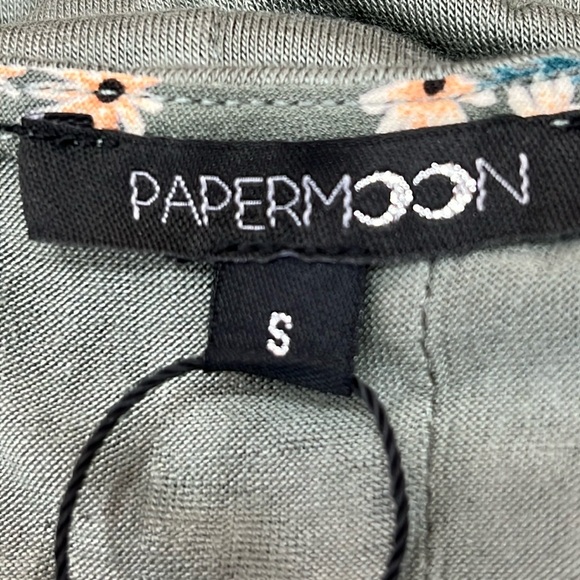 Papermoon (Stitch Fix) Women’s Top Size S Moss Green Floral Mixed Media NWT - Picture 2 of 11